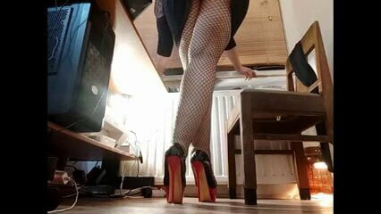 netfishpanty ile kırmızı siyah topuklu