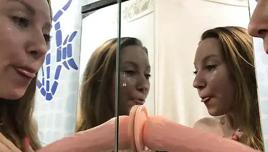 Senin Sert Penisin Için Derin Oral Seks Yapıyorum