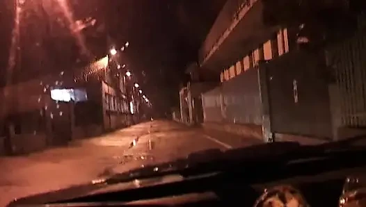 Azgın orta yaşlı seksi kadın damlayan rosebud patlamasıyla derinden yumruklanıyor