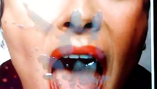 Salma hayek - cum haraç(ağzını ve dilini boşaltıyor)