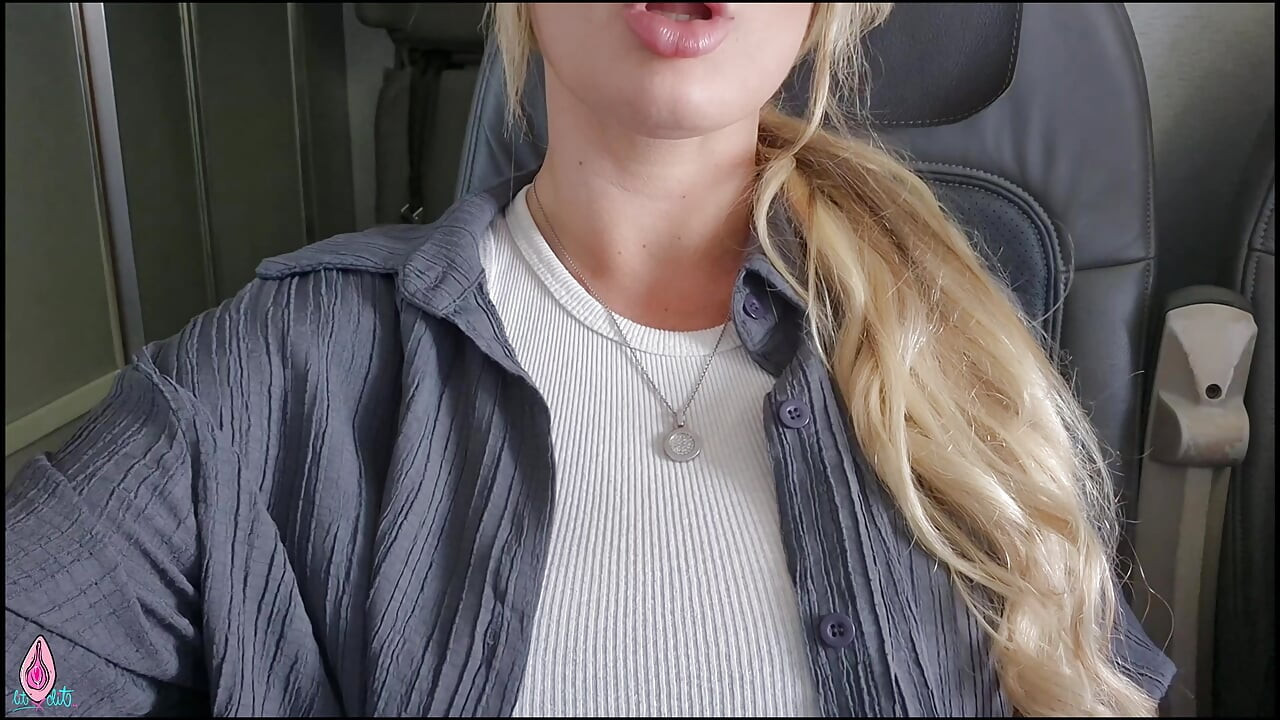 Cheating girl gives risky blowjob on the plane on a business trip