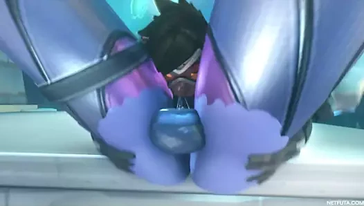 Tracer deepthroating dul kadın