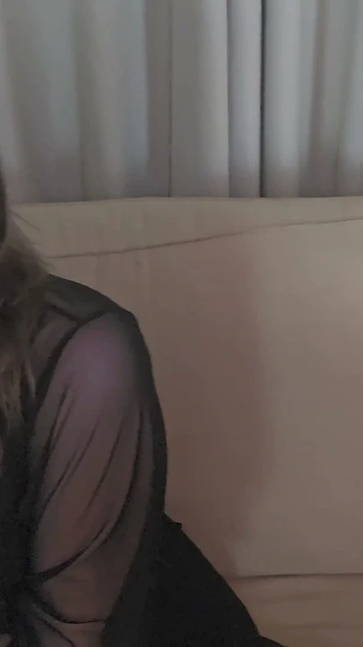 Tombul gotik 19 yaşındaki kızın ilk videosu