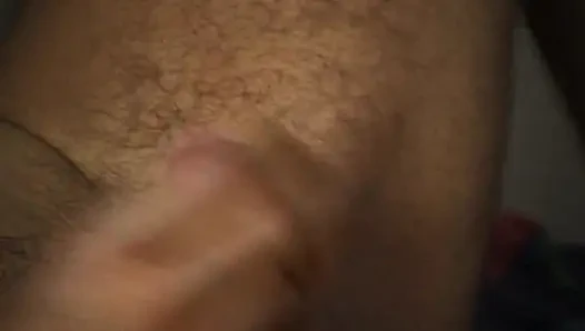 Azgın olgun esmer tutkulu sevgilisini emiyor ve sikiyor