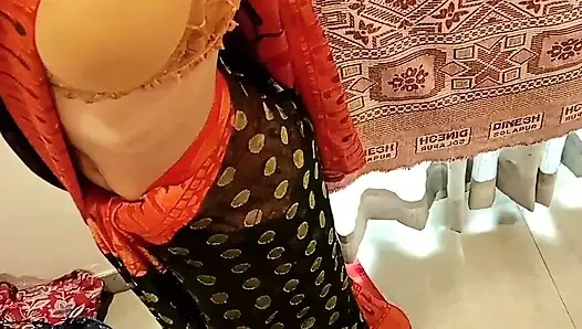 Hintli üvey anne üvey oğlu tarafından sikiliyor