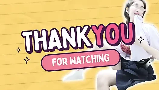 Taylandlı öğrenci gerçek Taylandlı solo notunu değiştirmek için onu gösteriyor ve profesöre gönderiyor