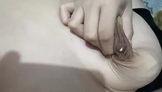 Göğüslerim sütle dolu