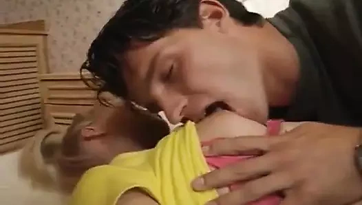 Tatlı 18 ve sonunda gerçekten erişteli