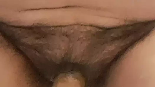 Olgun orta yaşlı seksi kadın yarağını sıvazlıyor ve amıyla boşalıyor