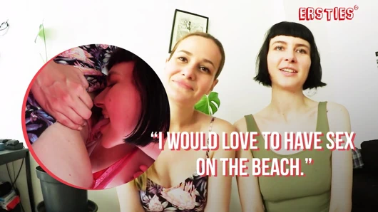 Ersties - ateşli lezbiyenler Sally ve Delfine bir odada yaramaz şeyler yapıyor