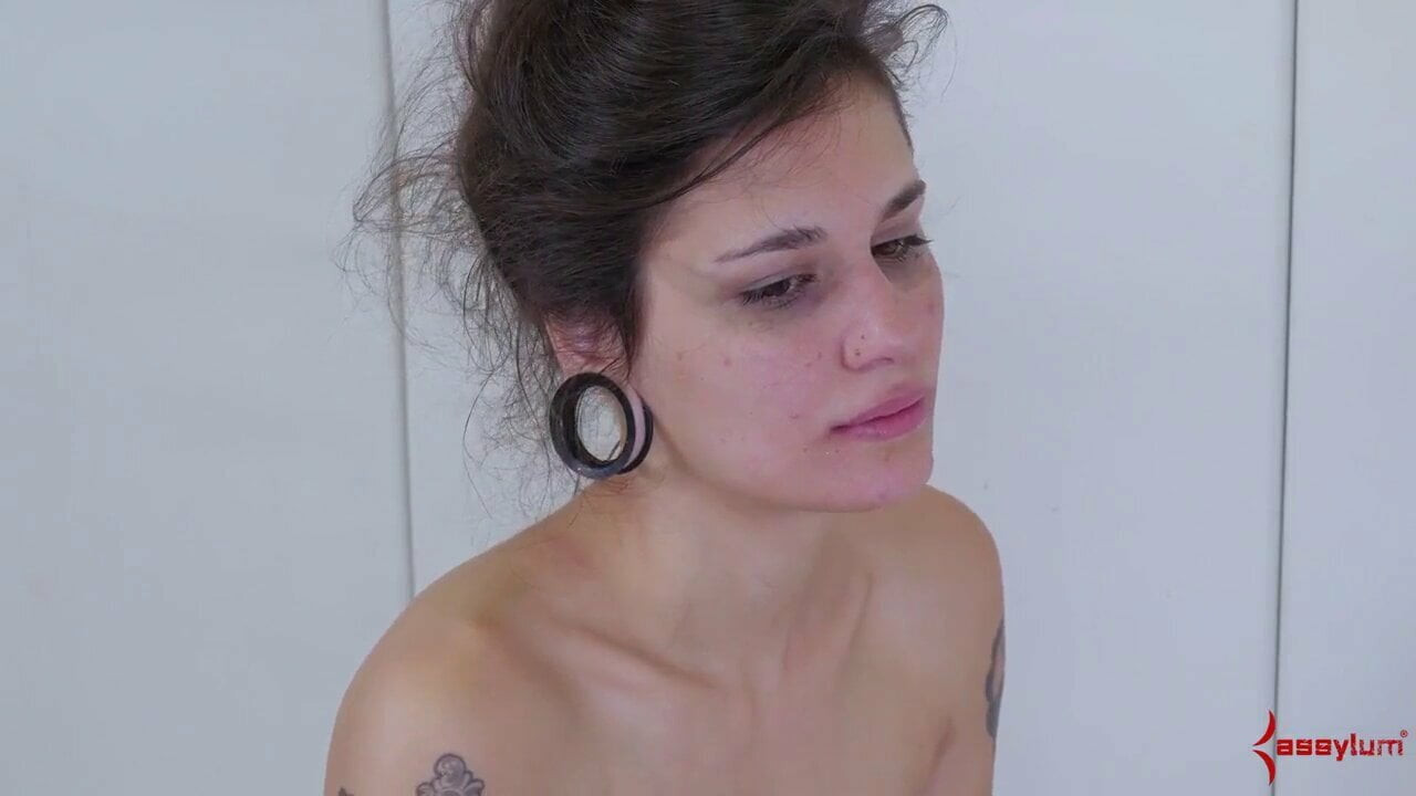 Bdsm genç köle gets yüz becerdin