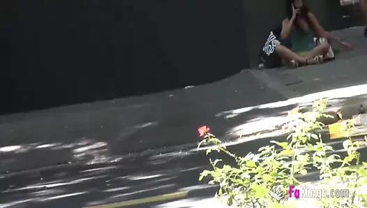 Bu bebeği otobüs durağında yakaladık!