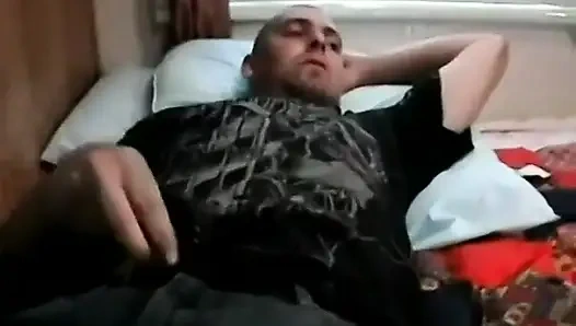 Kıllı amatör Brad emiliyor