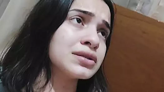 Noel'de ıslak amcığını parmaklıyor ve dölleniyor, azgın tatillerde!