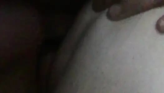 Kremsi kız arkadaş iyi bir sürtük gibi domalıyor