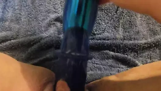 Derin ona boşalmak istiyor.