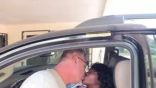 Flora Surprise Her Lover at the Office and He Fucks Her in the Boardroom