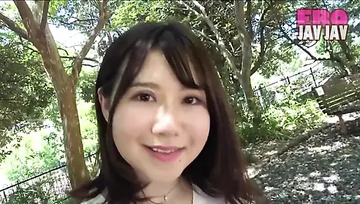 Güzel büyük memeli evli kadın Sena Yamaguchi saf zevke düşüyor. - 1