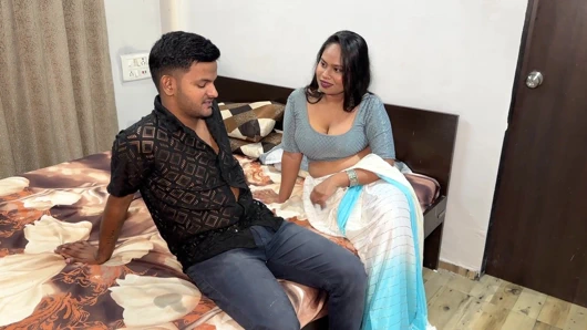 Married woman takes her boyfriend to hotel