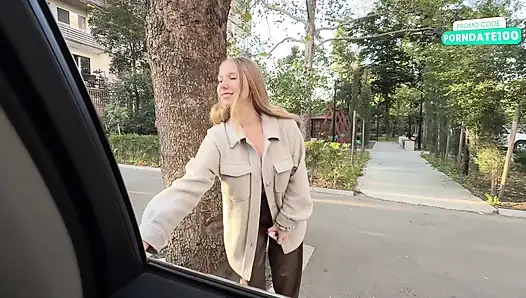 Seks deterinde bir kız buldum ve hemen onu arabada siktim.