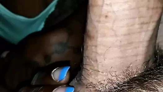 siyah üzerinde beyaz bj ve top emme