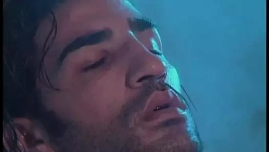 Bu orta yaşlı seksi kadın çizgi roman kahramanı için 2 yarak