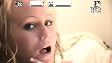 ev yapımı sarışın veren bir goob oral seks