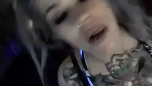 Bulgar büyük dövmeli göğüsler