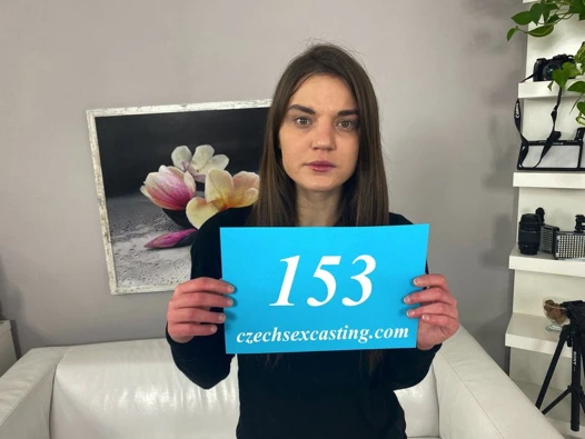 Sıcak esmer döküm oturumunda kişisel tavsiye alır