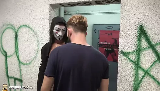 CITEBEUR.COM - ne kadar büyük o kadar iyi - bölüm 1 : yüz sikişi