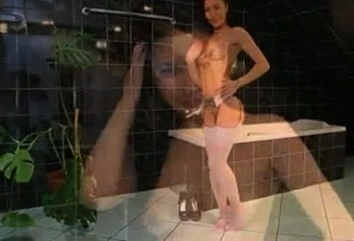 model & vocal Agy Mirai