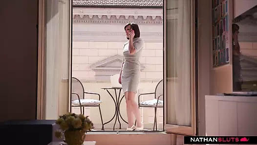 Ateşli ev hanımı Alysa Gap İtalyan sevgilisiyle ateşli anal seks istiyor