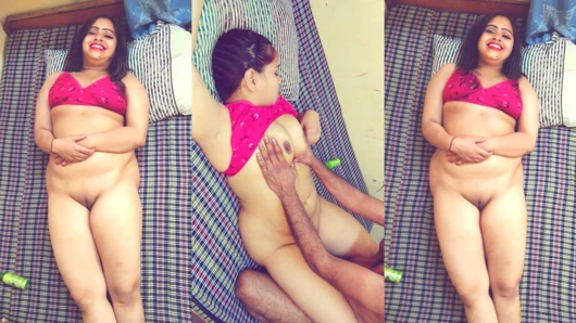 Büyük memeli bayan seks için tam seksi vücudunu teklif etti