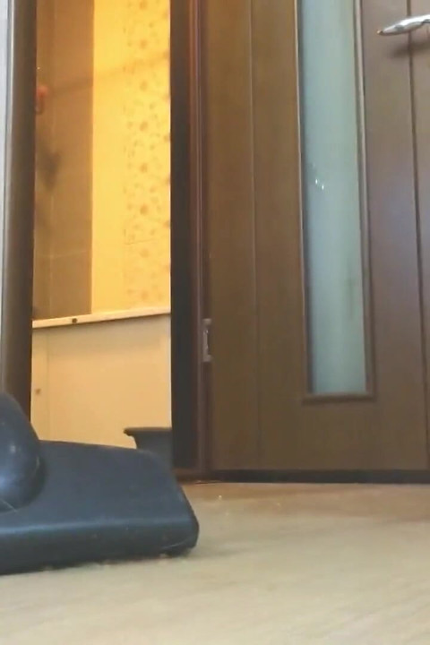 Alice seni bir gibi süpürmeye karar verdi!