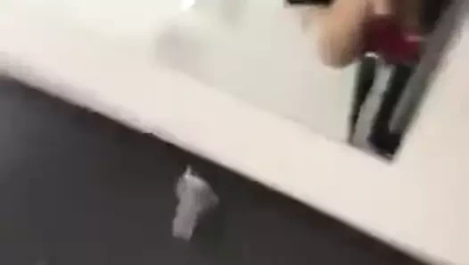 Alışveriş merkezinde ve bekleyemediğinizde!