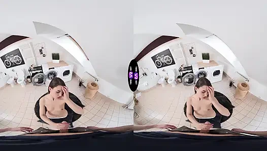 Elena Vedem'in çıplak çamaşır numarası onu sert sikiyor - teenmegaworld