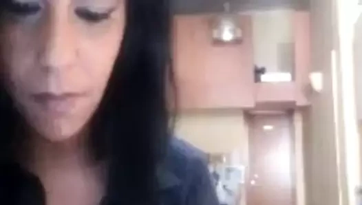 Patron boşalmak üzerinde ona göğüsler at iş