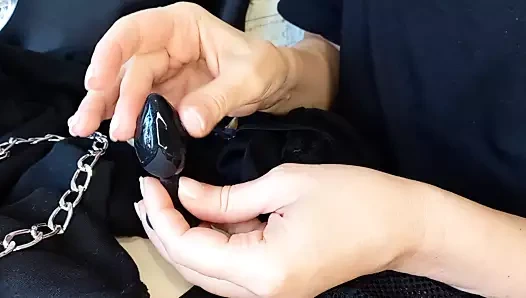 Orta yaşlı seksi kadının en sevdiği göt oyuncağı