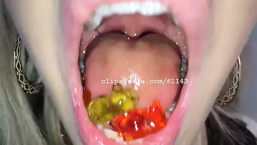 Ağız fetişi - vyxen sakızlı ayılar video 3 yeme