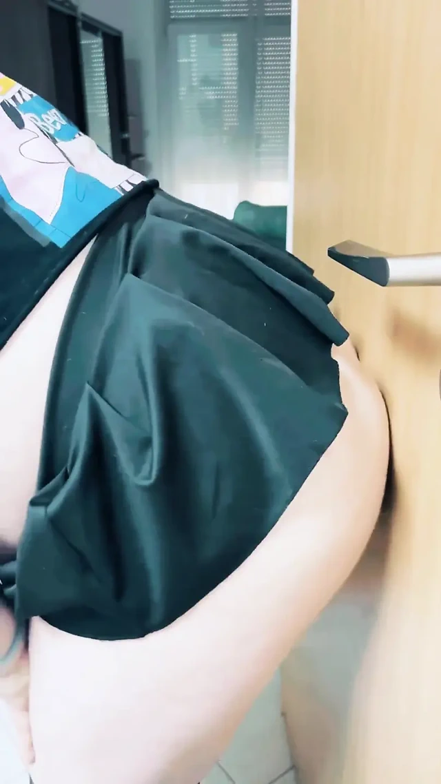 Dildo götümü sikiyor