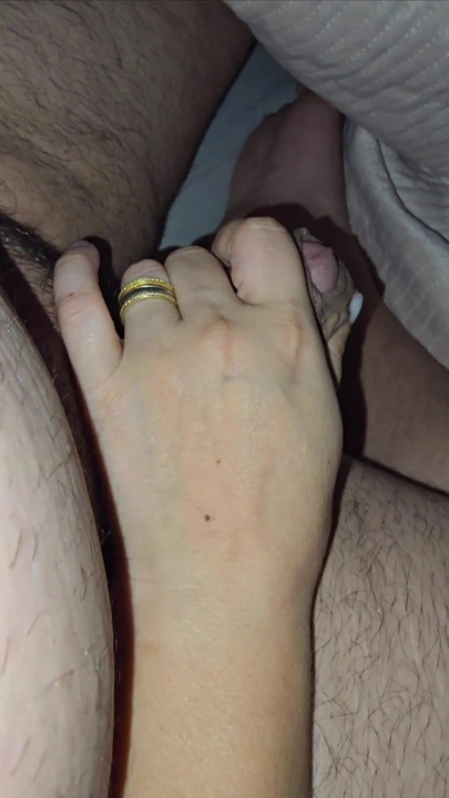 Mutlaka görülmeli an "Üvey anne ereksiyonda üvey oğlunun yarağıyla mastürbasyon yapıyor"