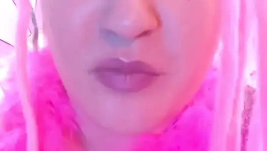 Dilime boşalmaya çalış zamanlamaya çalış ve döllerinle dilime vur