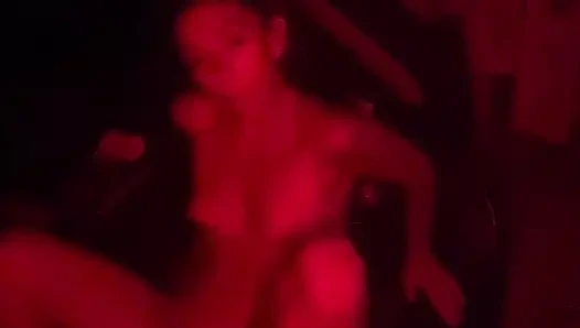 Komşuyla sikişiyor