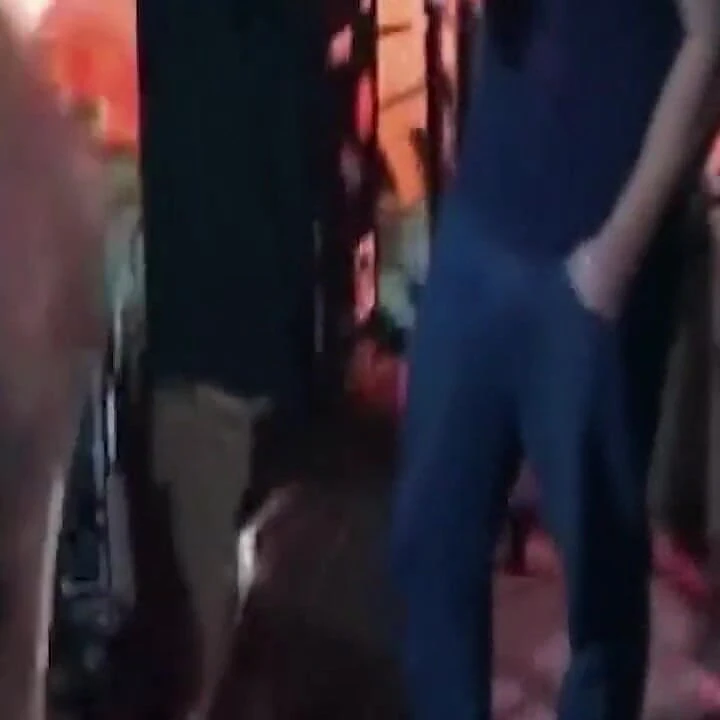 Olgun esmer orta yaşlı seksi kadın sert sikişten sonra dölle sırılsıklam