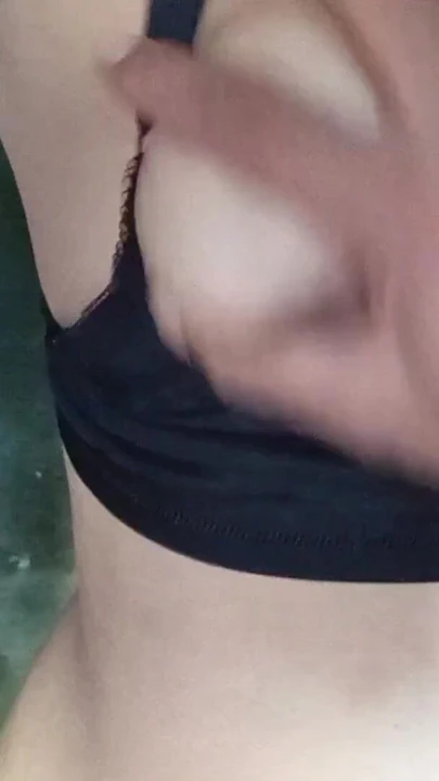 "Evde lezbiyen öğrenci ve öğretmen seksinden heyecan verici an. Öğretmen ve öğrenci seksi"