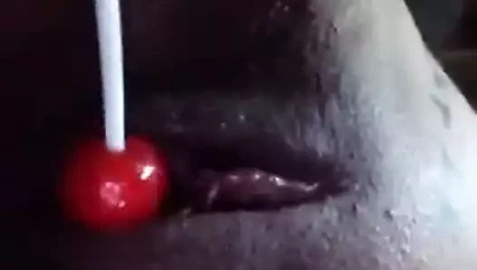 Redhead mastürbasyon yapmak ile lolipop