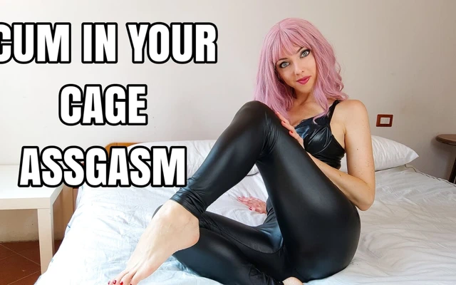Kadın egemenliği kadın kılıklı anal eğitim: kafesine boşalma cei