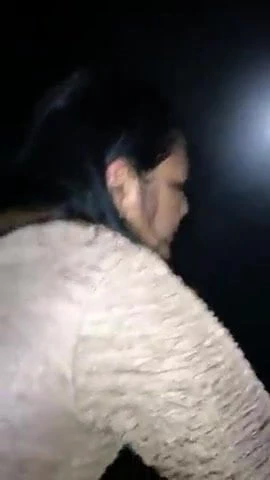 Casada chupando pica na casa de swing