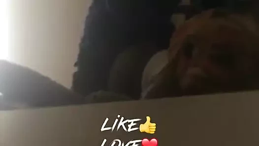 Bu küçük sıkı amcığı sikmek için işimi bıraktım