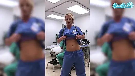 Zinde Orta Yaşlı Seksi Hemşire Hastanede Mastürbasyon Için Kovuluyor